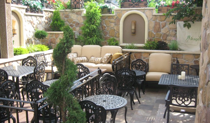 med-outdoor