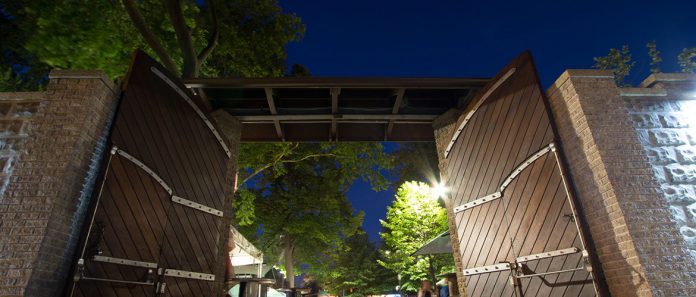 slider_front-gates